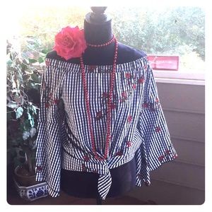 🌸Black and white gingham off the shoulder top🌺